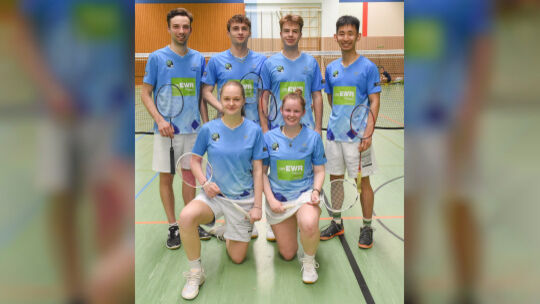 So sehen Meister aus: Danylo Skrynnik (hinten von links), Finn Busch, Clement Kervio-Berthou, Oliver Lee Nowak sowie (vorne von