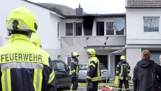 Bei dem Wohnungsbrand in der Schützbahn in Ahrweiler wurde ein Mann schwer verletzt.