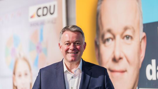 Nach dem Wahlsieg der CDU sind die Erwartungen an den designierten Ministerpräsidenten Gordon Schnieder groß und facettenreich -