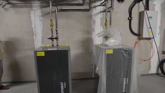 Bei der "Kalten Nahwärme" müssen in angeschlossenen Gebäuden Wärmepumpen installiert werden.