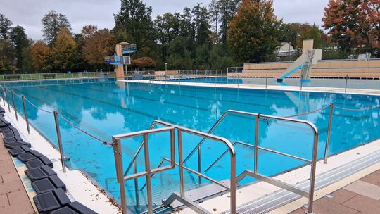 Aktuell sind die Becken im Birkenfelder Freibad mit Folie verkleidet. Das könnte sich mit der Sanierung ändern.