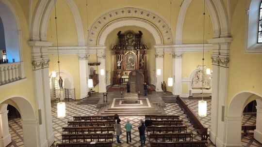 Blick von der Empore ins Kirchenschiff: Fast drei Jahre konnte die Kirche im Koblenzer Stadtteil Metternich nicht genutzt werden