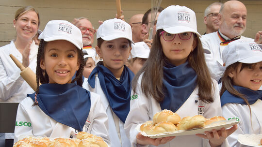 Beim Abschlussauftritt auf der großen Bühne des ZEG-Atriums präsentierten die Kinder und Jugendlichen stolz, was sie in ihren Ba