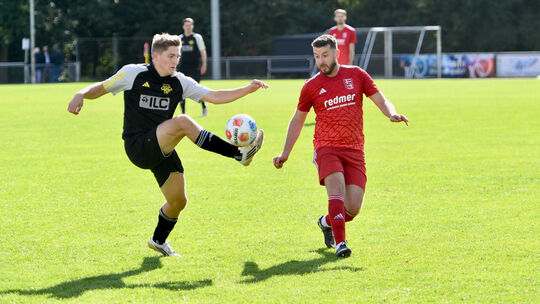 Ahrbachs Sebastian Görg (links) ist einer von drei Neuzugängen, die sich der tuS Montabaur für die neue Saison geangekt hat.