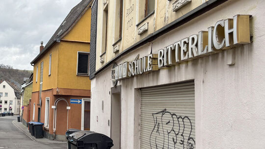 Den Abbruch der ehemaligen Tanzschule Bitterlich für den Neubau eines Hotels hatte die Stadt bereits genehmigt. Nun ging es um A