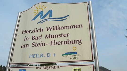 Noch grüßt vom Ortsschild die Info "Heilklimatischer Kurort" und geht es nach dem Ortsbeirat soll das auch entgegen dem Willen