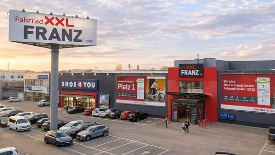 Der Mülheim-Kärlicher Fachmarkt von Fahrrad XXL Franz ist mit dem Siegel Deutschlands bester Fahrradhändler 2026 ausgezeichnet w Der Mülheim-Kärlicher Fachmarkt von Fahrrad XXL Franz ist mit dem Siegel Deutschlands bester Fahrradhändler 2026 ausgezeichnet w