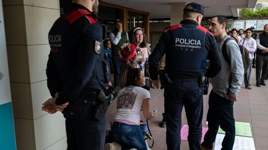 Aktive Sterbehilfe für junge Frau spaltet Spanien