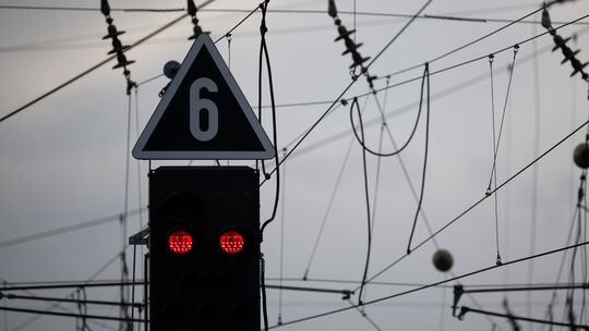 Für viele Koblenzer Pendler stehen die Zeichen auf Rot: Sie können ihre Arbeitsstellen nicht mehr zuverlässig erreichen.