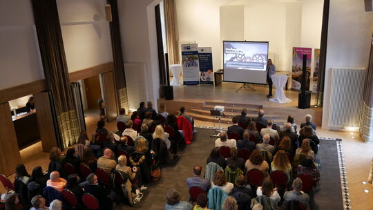 Der Zuspruch zum ersten Tourismusforum war geradezu überwältigend. Das gibt Rückschlüsse darüber, welcher Stellenwert dem Themen Der Zuspruch zum ersten Tourismusforum war geradezu überwältigend. Das gibt Rückschlüsse darüber, welcher Stellenwert dem Themen