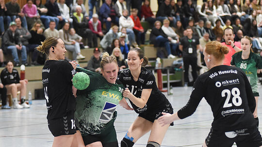 Abschiedsvorstellung: Caro Schneider (grünes Trikot) spielt am Samstag letzmals für den HSV Sobernheim. Anschließend wechselt si