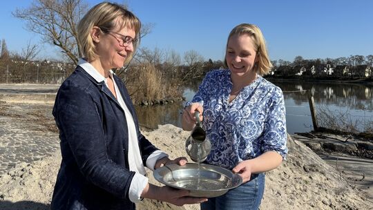 Die Pfarrerinnen Vera Rudolph (links) und Marina Brilmayer freuen sich schon sehr auf das erste Koblenzer Tauffest an der Mosel.