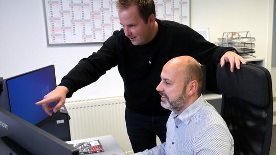 Christoph und Thomas Wittlich führen heute das Kfz-Pfandkredithaus in Dierdorf weiter, das ihre Eltern 1995 in Herschbach Uww. g Christoph und Thomas Wittlich führen heute das Kfz-Pfandkredithaus in Dierdorf weiter, das ihre Eltern 1995 in Herschbach Uww. g