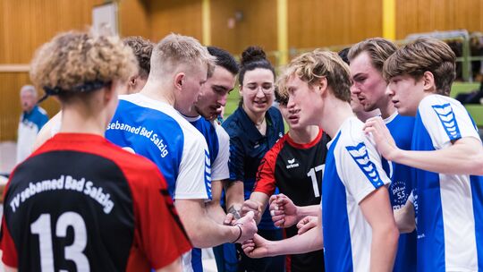 Lisa Guillemard (Mitte) wird den TV sebamed Bad Salzig nach dem letzten Spieltag in Vellmar als Trainerin verlassen. Ein Nachfol