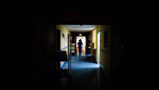 Krankenschwester im Nachtdienst