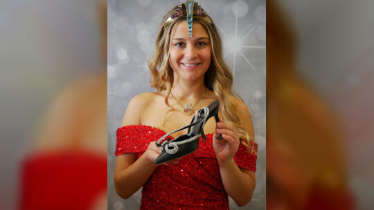 Vivian Heidrich war zwei Jahre lang Deutsche Edelsteinkönigin. Nun wird eine Nachfolger oder eine Nachfolgerin gesucht.