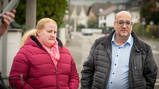 Nikolaus Bode und seine Tochter Angelina betreiben ein Pfandhaus in Siegburg.