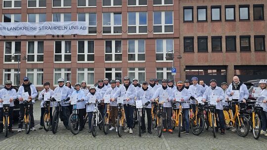 Landräte aus Rheinland-Pfalz radeln durch Mainz Landräte aus Rheinland-Pfalz radeln durch Mainz