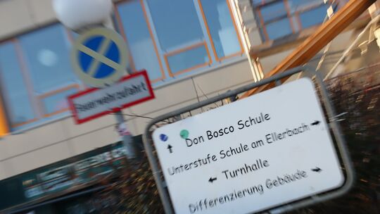 An der Don-Bosco-Schule ist das Gebäude in einem nach wie vor desolaten Zustand, obwohl seit Jahren saniert wird. Die Kreisverwa