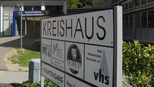 Der Westerwälder Kreisausschuss hat sich einstimmig für die weitere Finanzierung des Evangelischen Gymnasiums Bad Marienberg aus