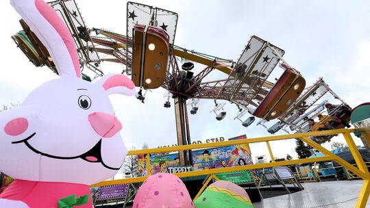 Die Neuwieder Osterkirmes lockt mit vielen Fahrgeschäfte und Attraktionen.