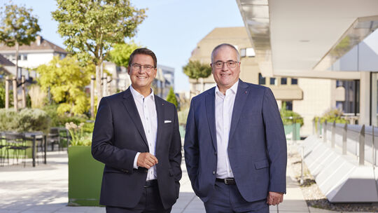 Vorstandsvorsitzender Matthias Nester (links) und Vorstandskollege Jörg Perscheid blicken auf ein erfolgreiches Geschäftsjahr 20