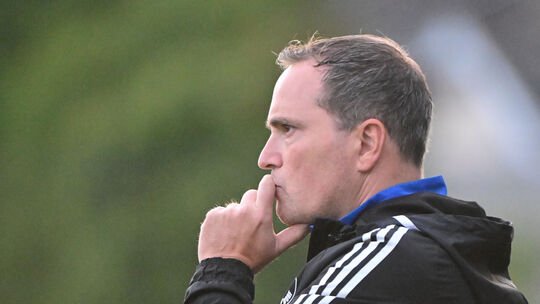 Ein nachdenklicher Westumer Trainer: Tomas Lopez.