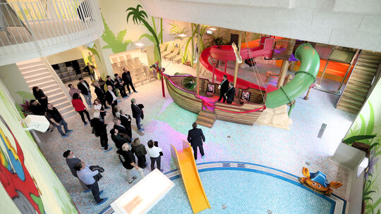 Die neue Abenteuerlandschaft und das Lehrschwimmbecken in der Neuwieder Deichwelle wurden feierlich eröffnet.