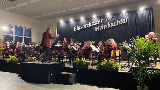 Ein Konzert der Spitzenklasse präsentierte das Blasorchester Mehrbachtal am Samstagabend in der Wiedhalle Neitersen. Über 300 Be