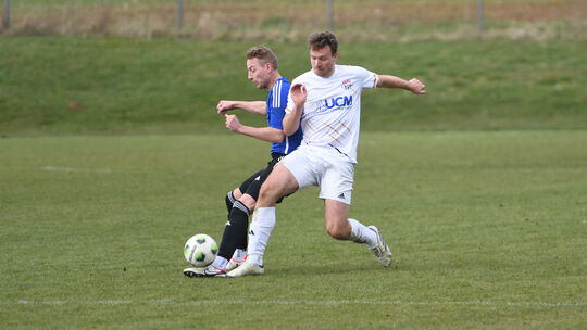 Die SG Ahrbach II um Tim Kuhn (rechts) unterlag bei der SG Guckheim und Matthias Nilges mit 0:2. Die Guckheimer bleiben durch de