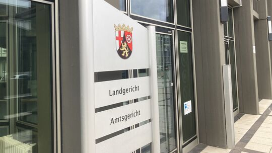 Der Prozess um die Bluttat von Betzdorf könnte eine Neuauflage vor dem Landgericht Koblenz erfahren.