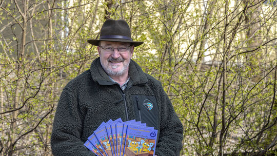 Rolf Koch hat den siebten Band der „Kleinen Bienenretter“-Reihe veröffentlicht. Das Heft trägt den Titel: „Livienne Goldwabe u