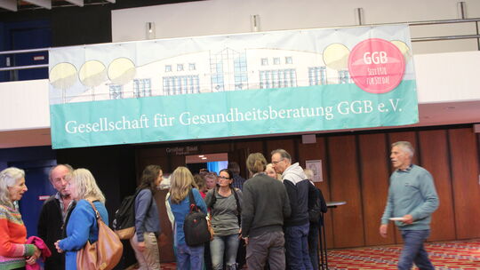 Treffpunkt GGB-Tagung: Die Besucher tauschten sich rege untereinander aus. Treffpunkt GGB-Tagung: Die Besucher tauschten sich rege untereinander aus.