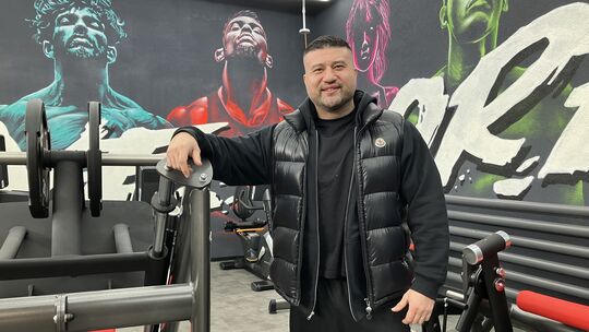 Murat Gürel setzt in seinem neuen Fitnessstudio auf dem Heinrich-Hertz-Campus in Birkenfeld vor allem auf Felxibilität. Am 20. J