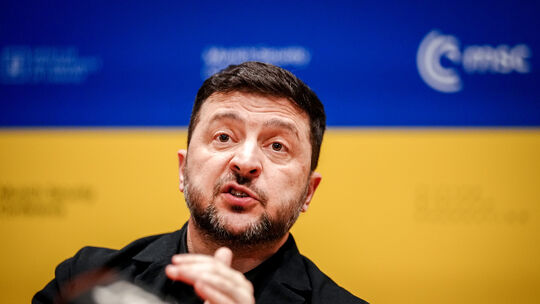 Für den Engerser SPD-Chef ist Wolodymyr Selenskyj, Präsident der Ukraine, der "Clown in Kiew".