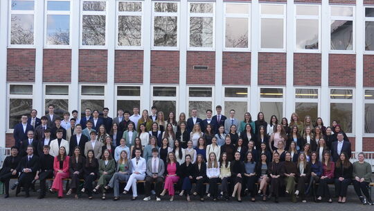 Insgesamt 105 Oberstufenschüler der Lina Hilger-Schule legten ihr Abitur ab.