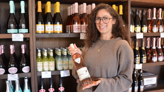 Louisa Kreuzberg ist die Fiialleiterin des italienischen Feinkostgeschäftes Via del Gusto in der Nähe des ICE-Bahnhofes Montabau