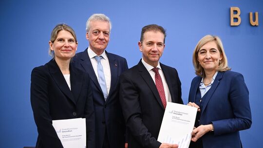 Pressekonferenz von Bundesgesundheitsministerin Warken Pressekonferenz von Bundesgesundheitsministerin Warken