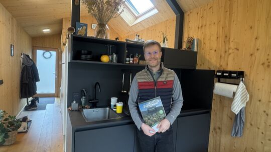 Dominique Fleckinger hat in seinem Cabin alles zweckmäßig und minimalistisch eingerichtet.