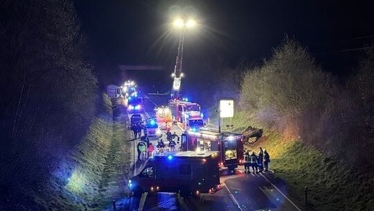 Die Kollision zweier Fahrzeuge am Freitagabend auf der Landesstraße 288 bei Westerburg hat zwei Menschenleben gefordert.