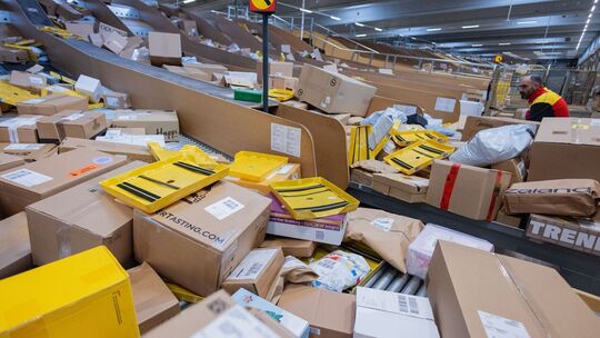 Paketbeförderung bei DHL Paketbeförderung bei DHL