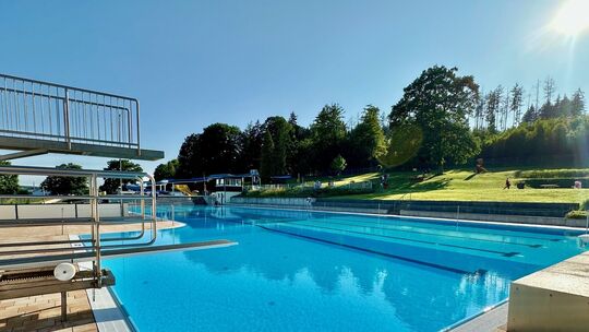 Der Eintritt für das Freibad in Ransbach-Baumbach (Bild) und das Hallenbad in Nauort wird teurer. Ausgenommen sind die Saisonkar