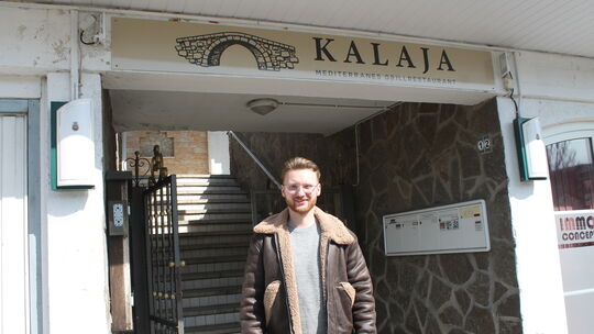 Der 24 Jahre alte Denis Bajrami erfüllt sich mit der Eröffnung des mediterranen Grillrestaurants Kalaja in der Bad Emser Lahnstr