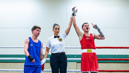 Geschafft: Michel Endert (rechts) gab im Finale der Elite A-Klasse im Bantamgewicht dem hoch gehandelten Wiesbadener Dario Mamon