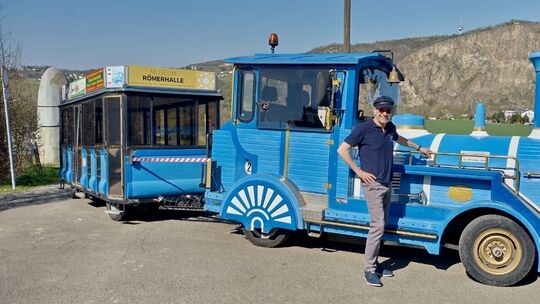 Tobias Heil hat für die Kreuznacher Bimmelbahn, altbekannt als "Blauer Klaus", diverse neue Ideen.