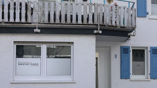 Die Zahnarztpraxis in der Thiergartenstraße in Monzingen beherbergte über die Jahrzehnte mehrere Zahnärzte, unter anderem Geoffr