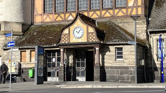 Schon am Eingang wird deutlich, dass der Cochemer Bahnhof in die Jahre gekommen ist.
