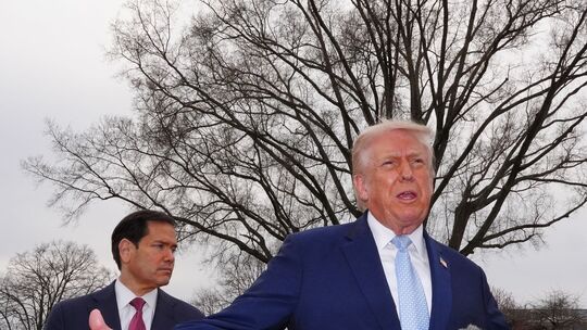 US-Präsident Trump (r.) und US-Außenminister Rubio