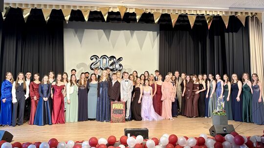 48 junge Frauen und Männer haben ihr Abitur an der IGS Horhausen bestanden.