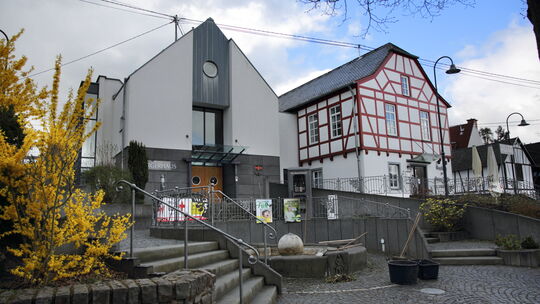 Der Dorfplatz in Waldesch soll mit einer neuen Gastronomie im Bürgerhaus belebt werden Der Dorfplatz in Waldesch soll mit einer neuen Gastronomie im Bürgerhaus belebt werden